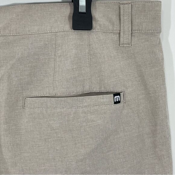 Travis Mathew Hefner 2.0 Shorts Size 38 Khaki Tan Beige - Picture 3 of 6